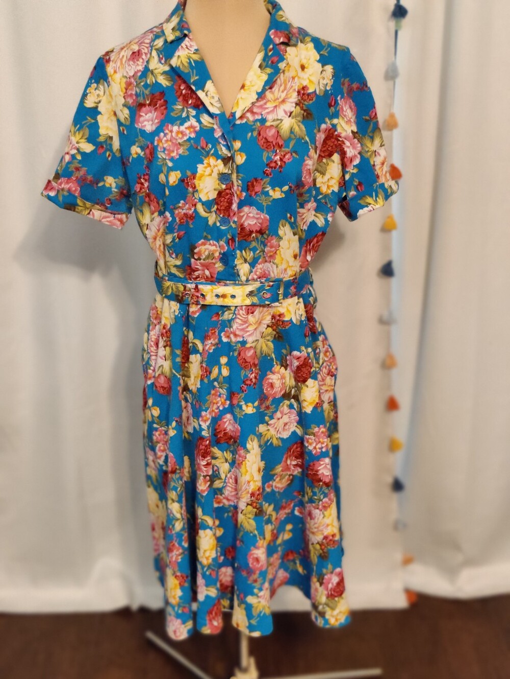 Stunning Lindy Bop Linen Volup  Roses Fit & Flare Circle Skirt Midi Dress 2X